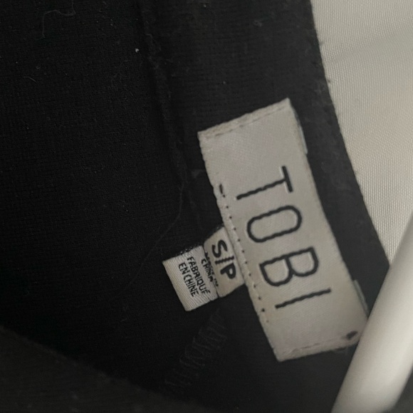 Black long sleeve mini dress with keyhole front - Picture 4 of 5